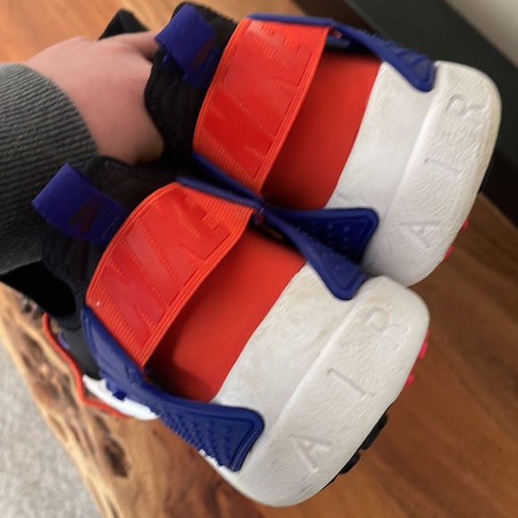 Nike Air Huarache Sneakers - Picture 5 of 7